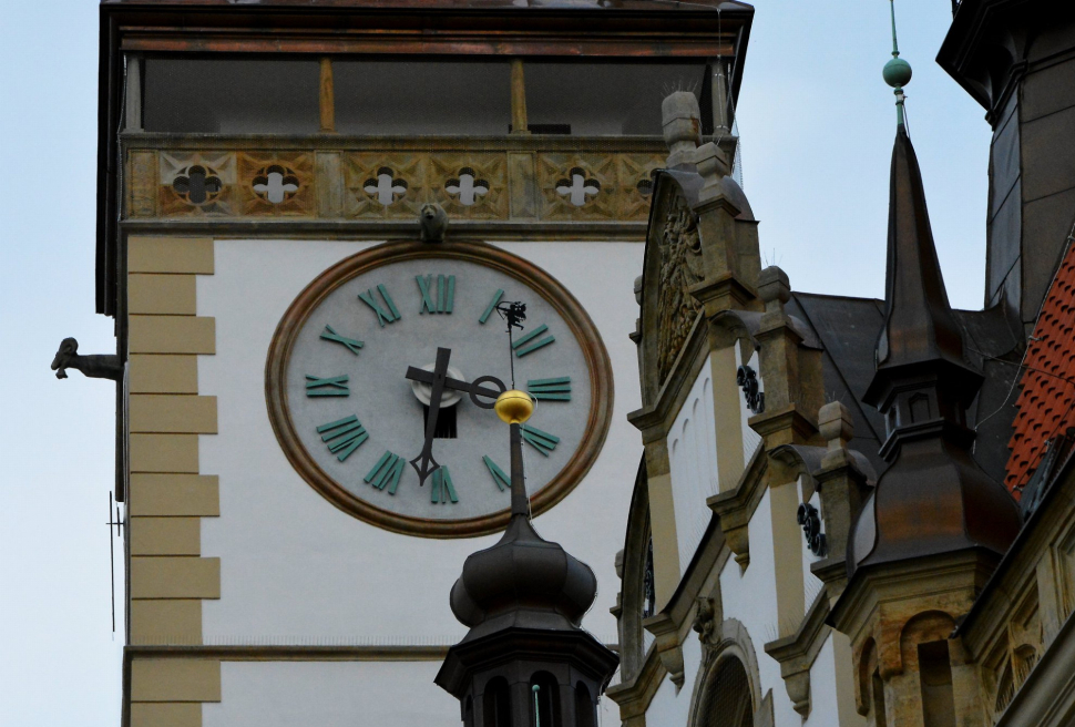 Ztrácený čas kolem nás, aneb o veřejných hodinách