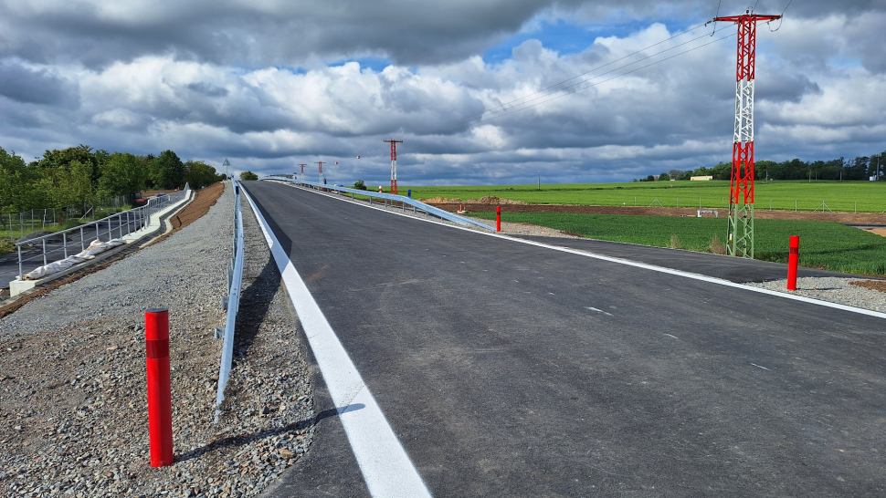 D35 u Olomouce se otevírá, tranzitní doprava míří mimo Globus