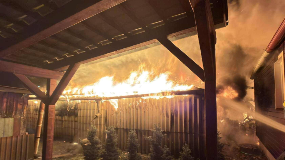 Tři velké požáry, jeden zraněný