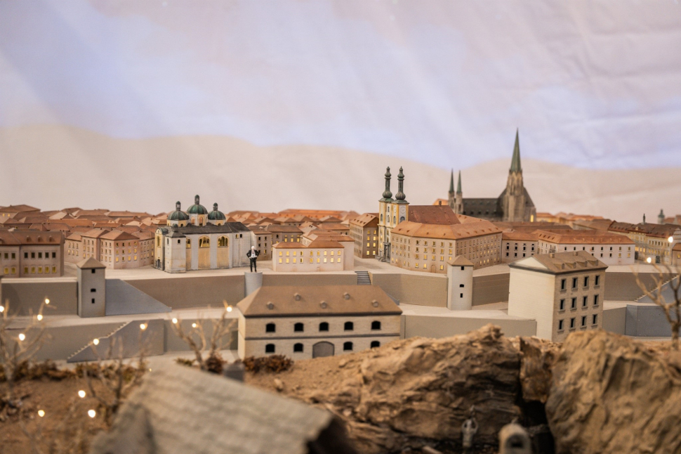 Den v Šantovce: betlém s Brücknerem, Tarja i otevření Popeyes