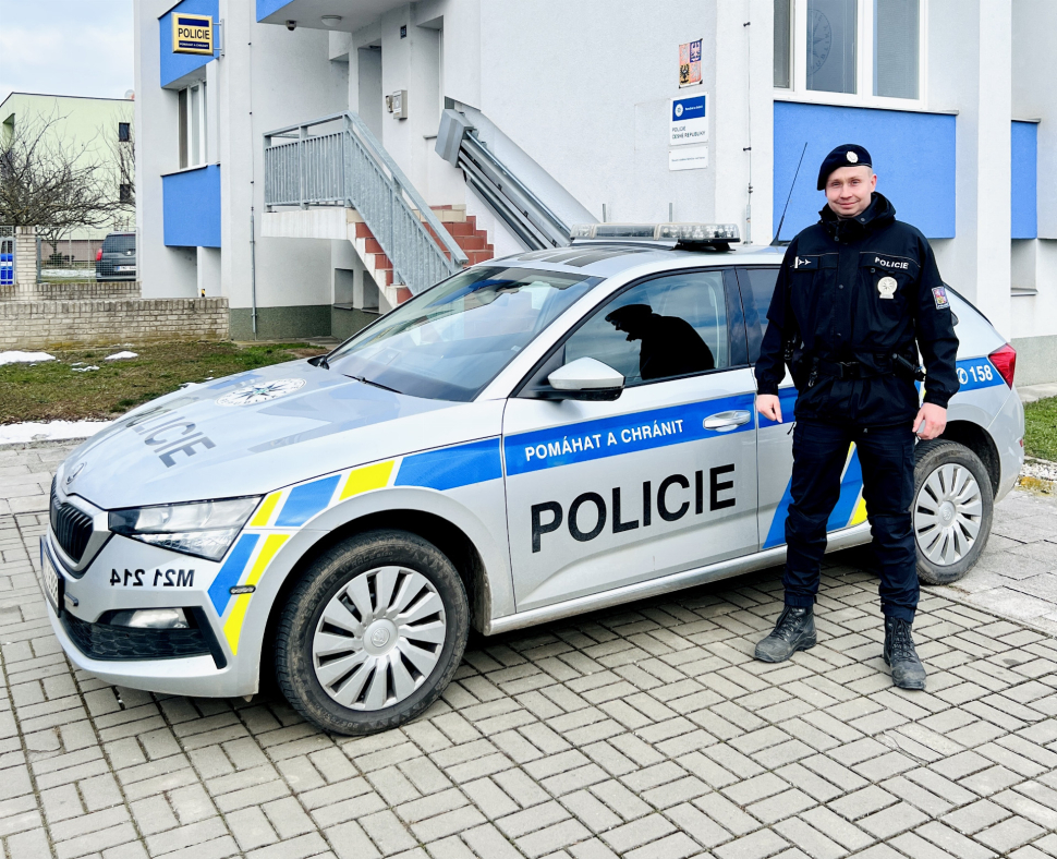 Policista zachránil seniorovi život