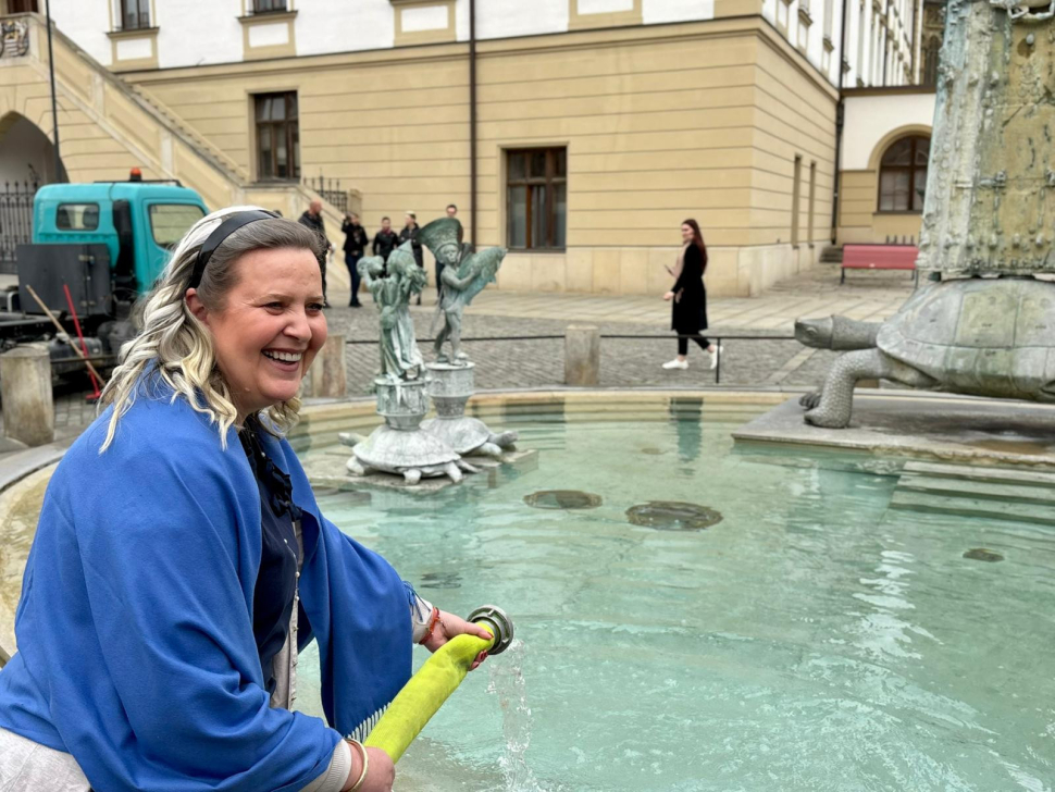 Olomouc ožívá, do kašen se po zimě vrací voda